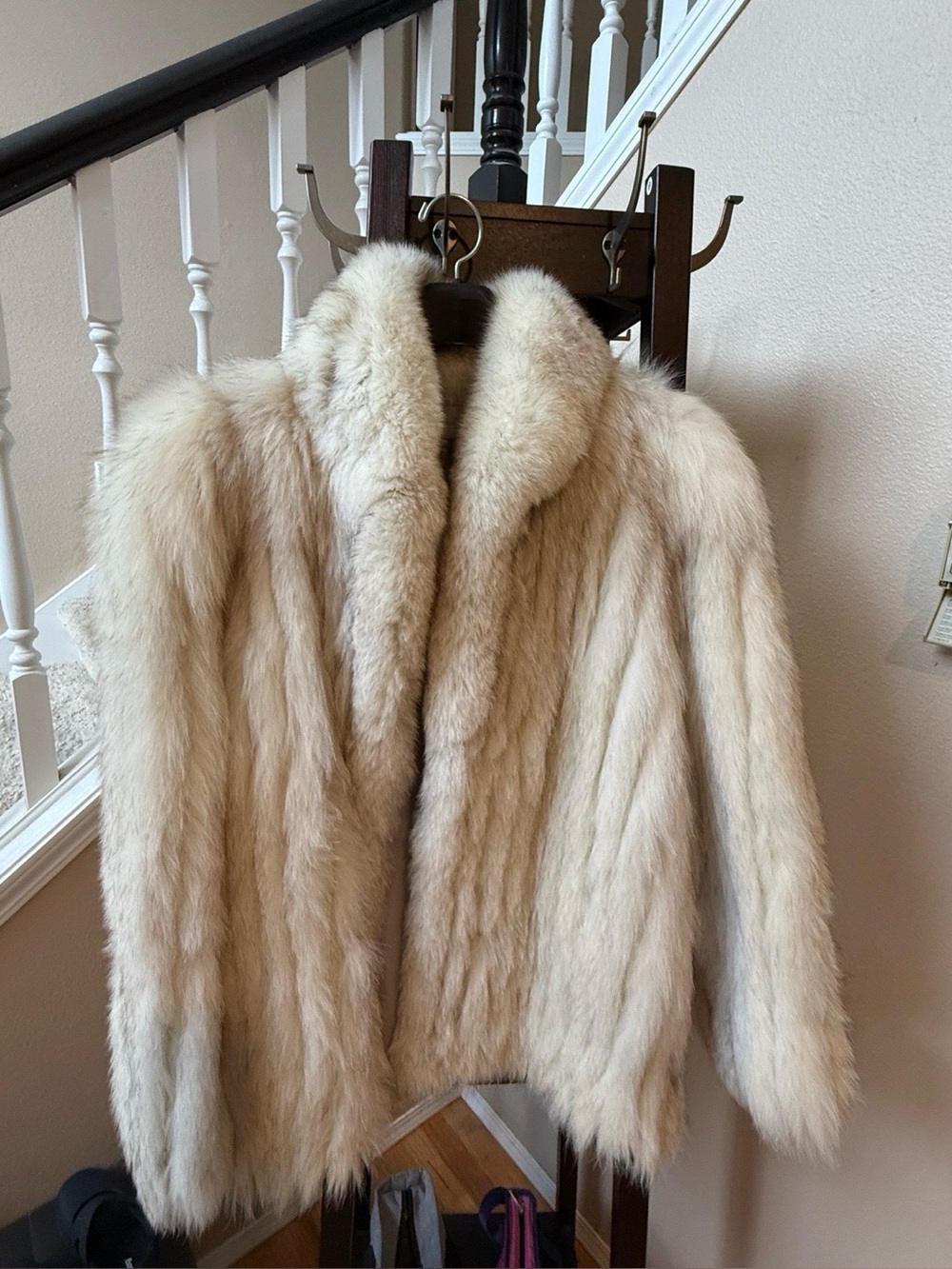 Vintage SAGA FOX Genuine Fur Coat Cream Ivory Luxury Jacket